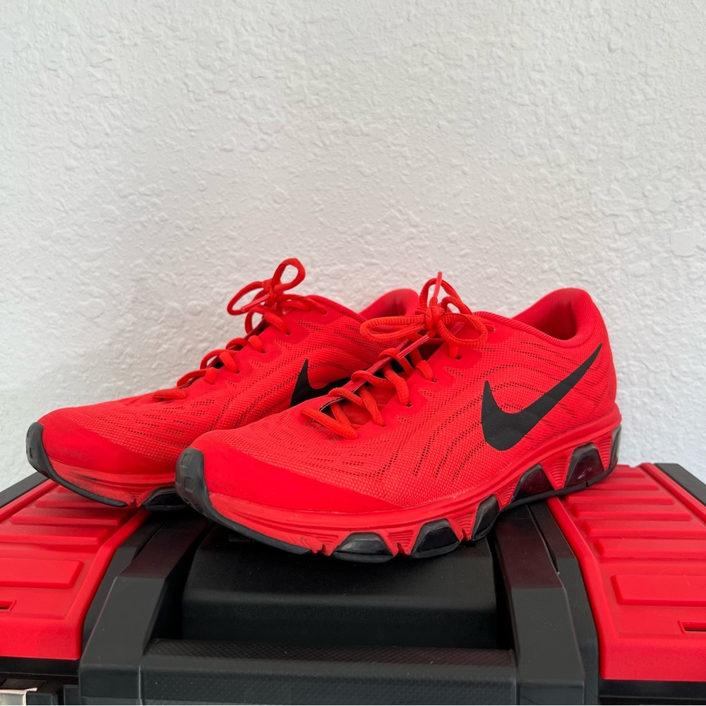 Nike Tailwind 6 - Size 10